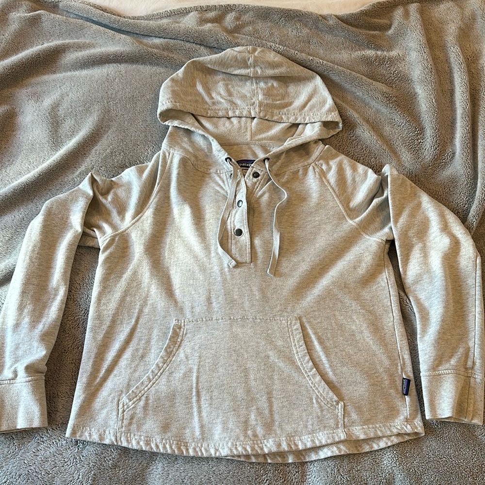 Patagonia top